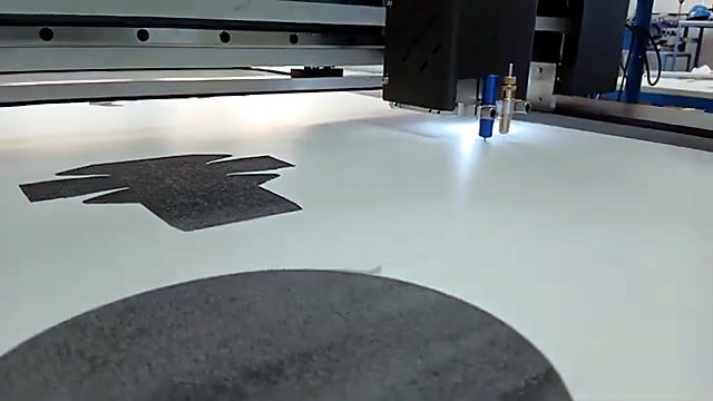 Dual-tool head + white LED cutting white board (SKU ask)