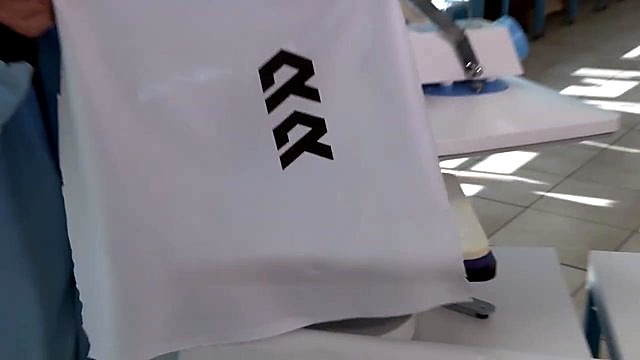Flat press peel of tote/fabric transfer (SKU ask)