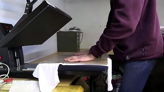 Clamshell heat press in use densify (SKU ask)