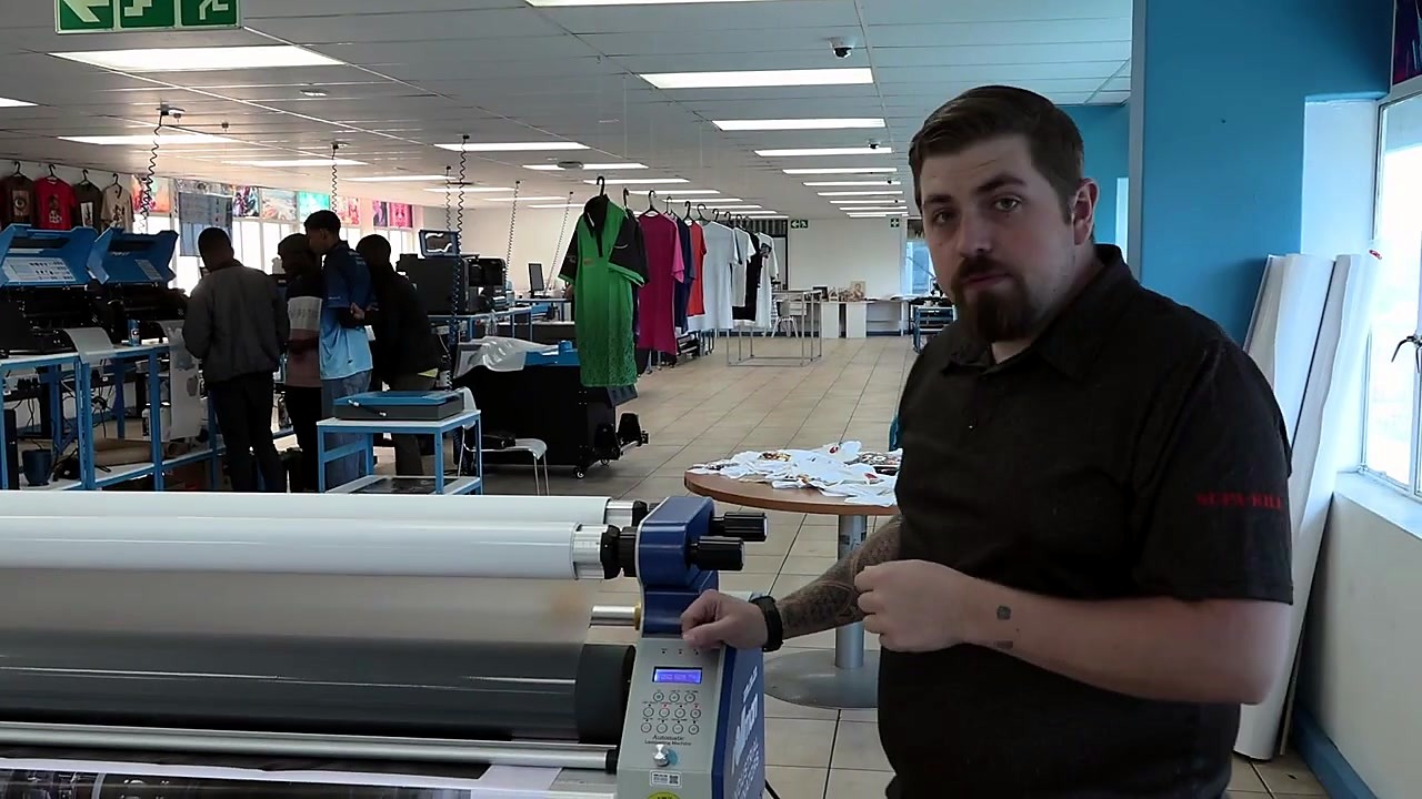 Presenter at Rollman: control panel + dual rollers (SKU ask)