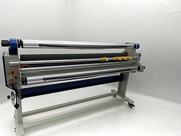 RM-1520A — Rollman Automatic 2000W Hot/Cold Laminator 1520mm
