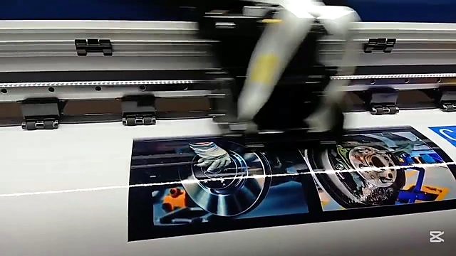 Carriage on silver rail over pinch rollers (SKU ask)