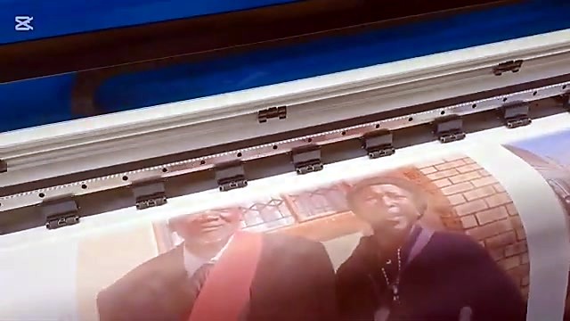 Pinch rollers printing portrait media (SKU ask)