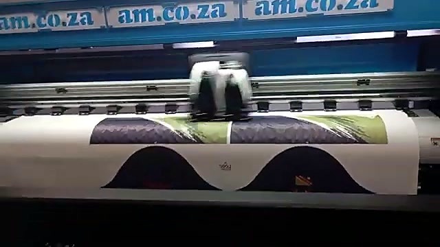 Pinch rollers holding white roll mid sportswear print (SKU ask)