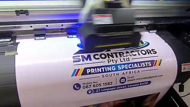 PrintExp pass laying colour on vinyl media
