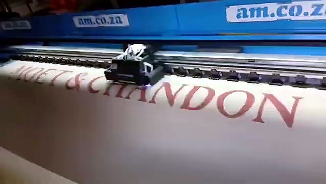 UV curing carriage mid-pass on FastCOLOUR ONE