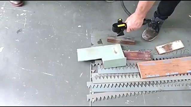 Handheld head cleaning assorted metal plates