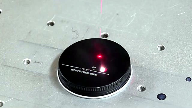 Red pilot on black aluminum bottle cap (SKU ask)