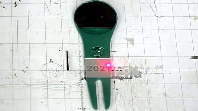 Top-down 2021 plate mark on divot tool (SKU ask)