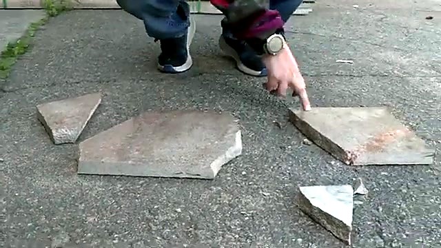 Selecting granite fragments outdoors for UV mark (SKU ask)