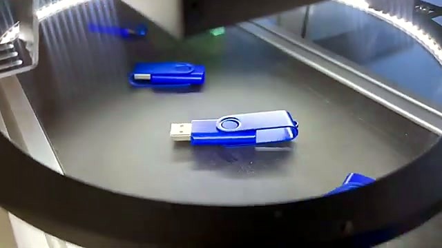 Laser contact point on USB under ring light (SKU ask)