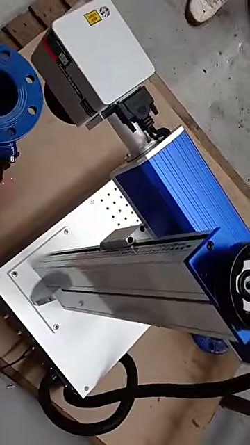 LLM-F20-family desktop fibre marker: galvo + blue column + grid base (SKU ask)
