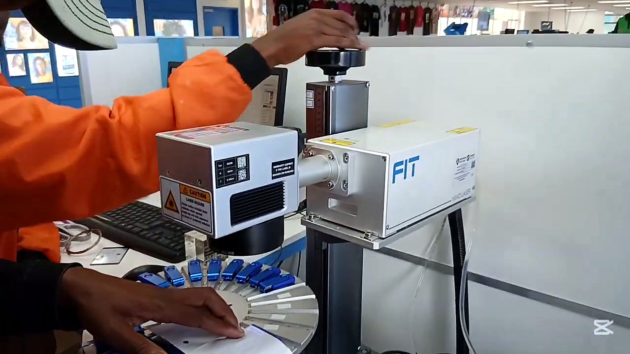 Z handwheel focus over rotary index table (SKU ask)