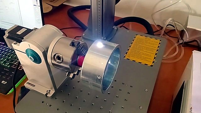 Rotary three-jaw chuck + cylinder with laser spot (SKU ask)