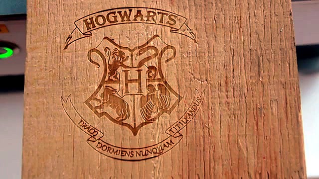 Hogwarts crest plywood UV detail (SKU ask)