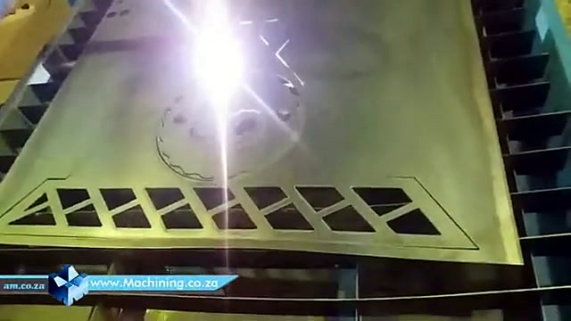 Wide slat-bed view of lattice + circular decorative cuts (SKU ask)