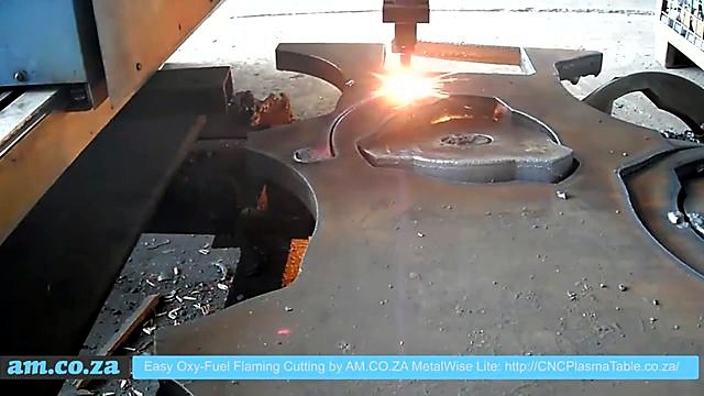 Gantry flame sparks over thick plate (SKU ask)