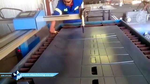 Operator + full blue gantry overview (SKU ask)