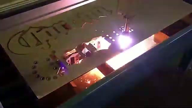 Border cut with heavy sparks under slatted bed (SKU ask)