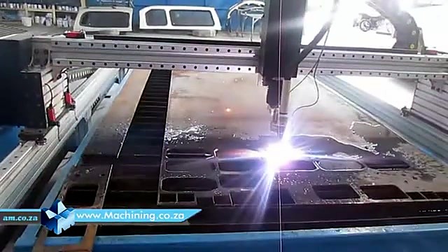 Gantry rail span across bed (SKU ask)