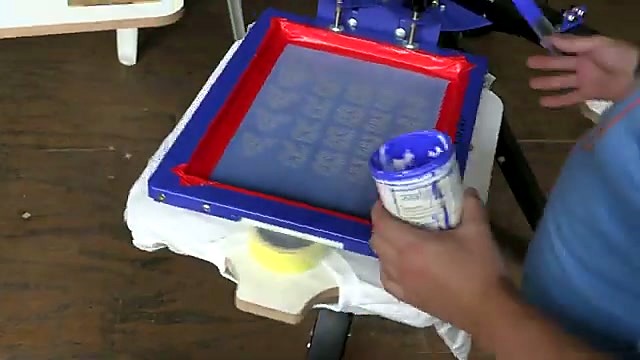 Blue ink pour onto screen over platen (SKU ask)