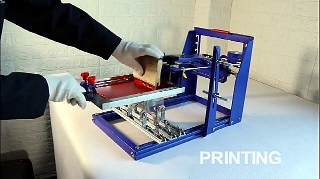 Handheld squeegee print stroke on bottle (SKU ask)