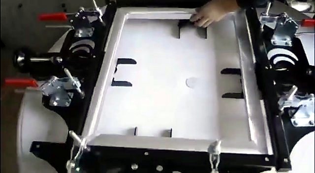 Four-wing stretcher around screen frame (SKU ask)