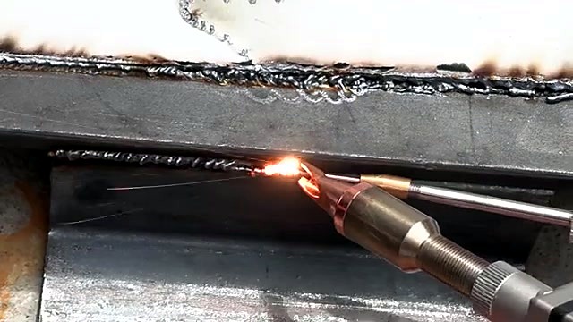 Close weld bead forming under copper nozzle (SKU ask)