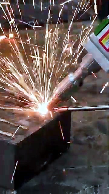 Corner joint dense spark shower (SKU ask)