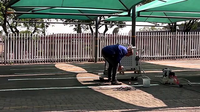 Outdoor operator face-shield with wheeled RustOff cleaner (SKU ask)