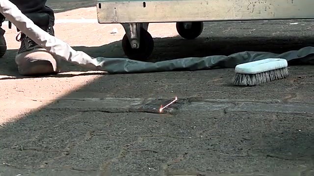 Extraction hose + sparks at clean path close (SKU ask)