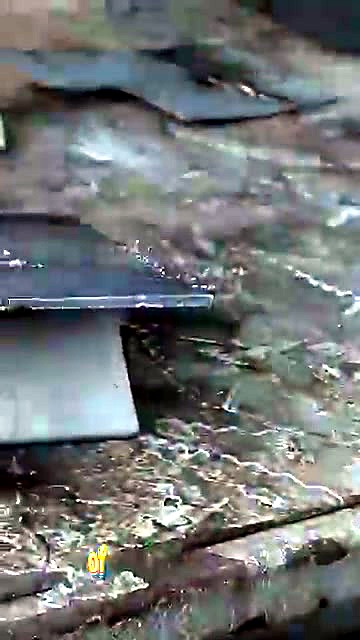 Handheld torch cutting thick plate sparks (SKU ask)