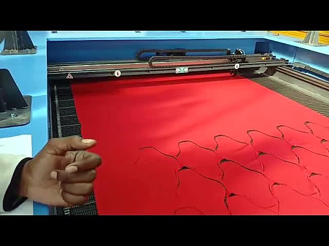 YouTube thumb — LC-1816/G2 MorCUT dual gantry fabric cut (SKU ask)