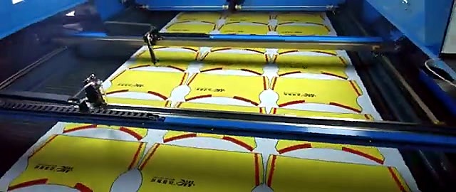 Dual heads contour-cutting printed textile panels (SKU ask)