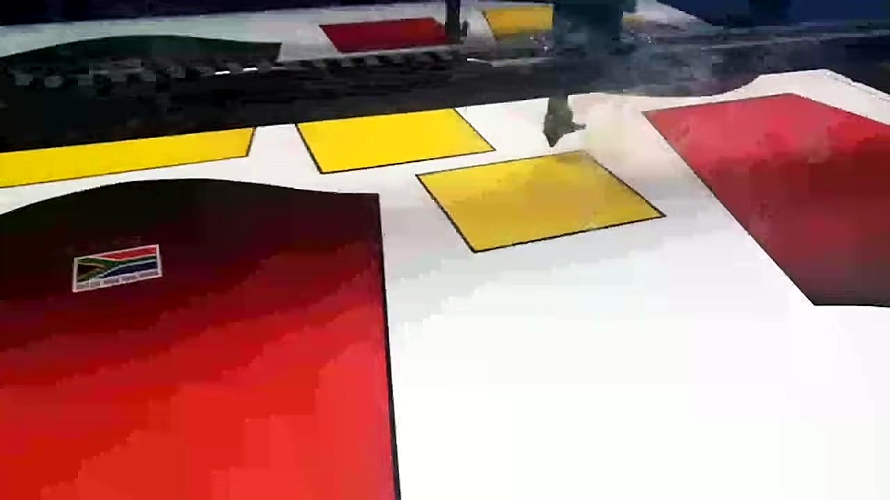 MorCUT-Cyclops family: laser head cutting printed fabric (SKU ask)