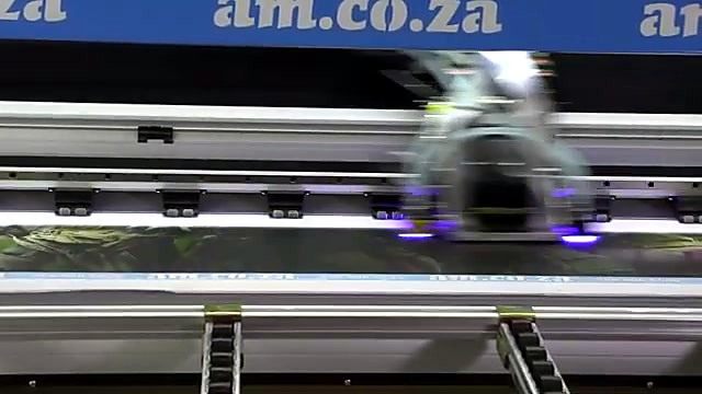 UV carriage lights curing during Correx print (SKU ask)