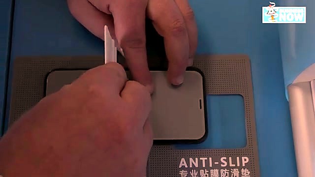 Peel/apply cut film to smartphone (SKU ask)