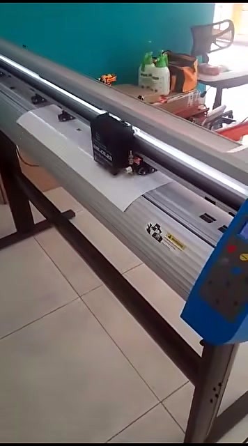 Wide vinyl cutter: AM.CO.ZA carriage + blue control end-cap (SKU ask)