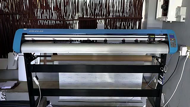 CLEAR am.co.za V-Smart stand cutter LCD (SKU ask)