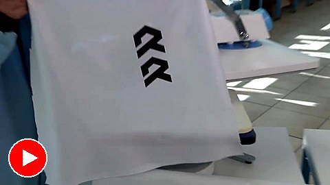 Peel transfer on a tote